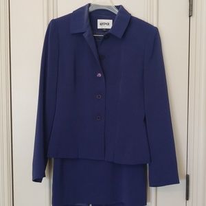 Ladies suit